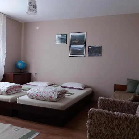 Mihaela Retreat Gnyazdovo